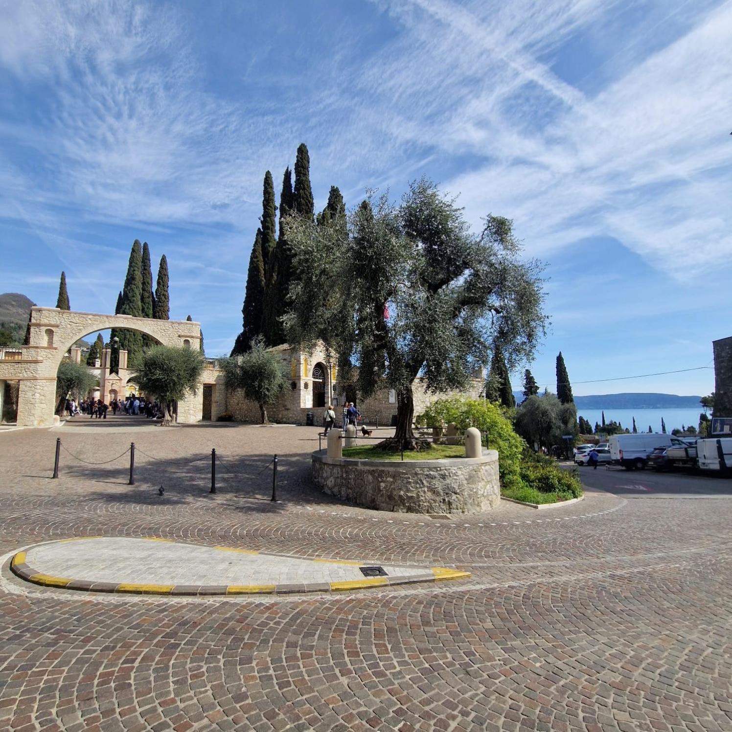 B&B Al Vittoriale Da Maja غاردوني ريفييرا المظهر الخارجي الصورة