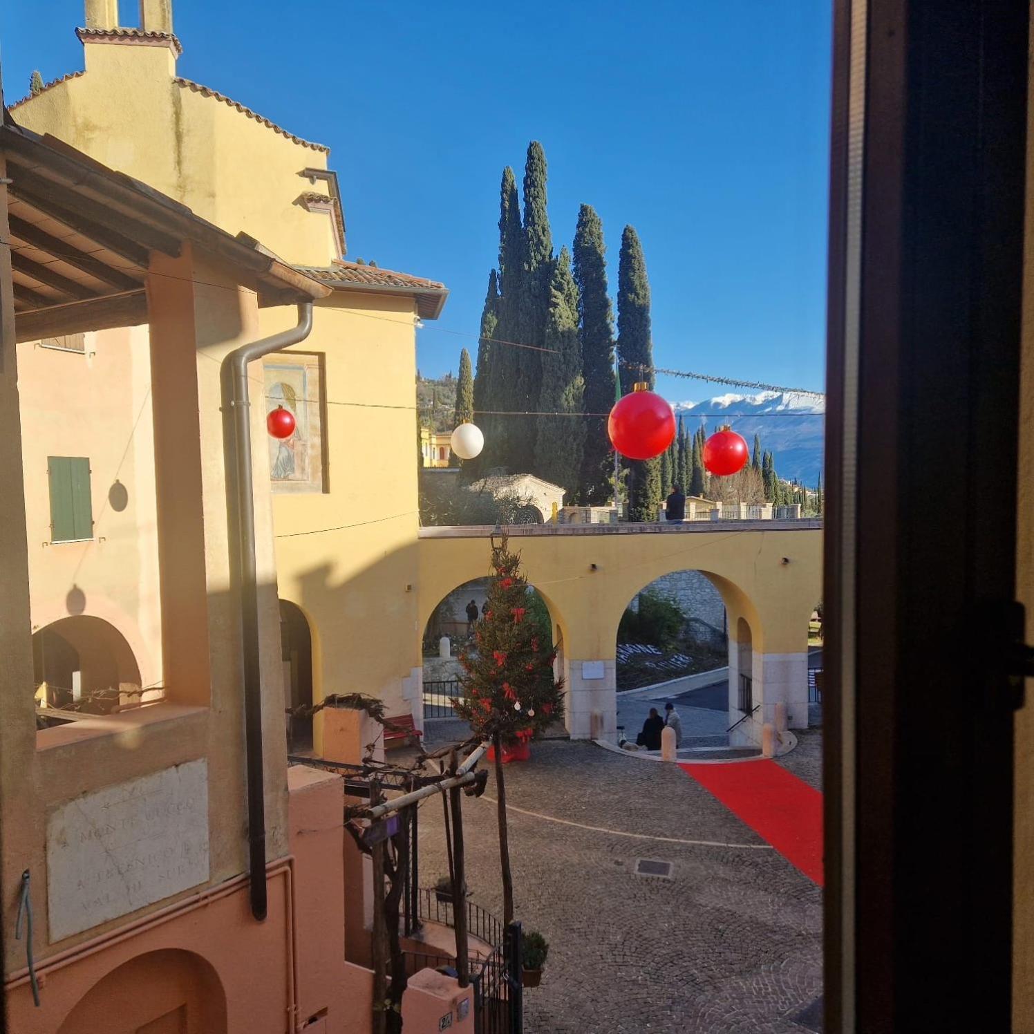 B&B Al Vittoriale Da Maja غاردوني ريفييرا المظهر الخارجي الصورة