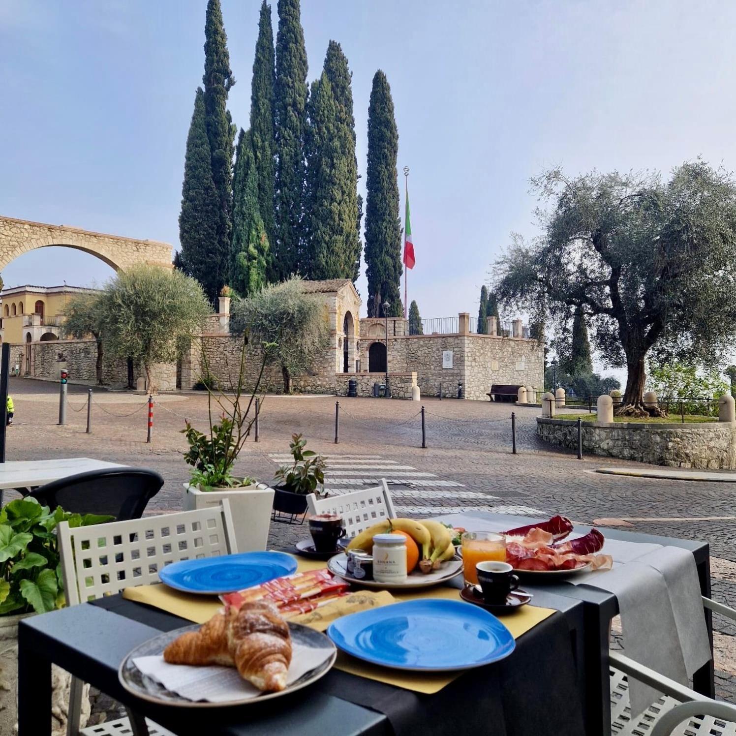 B&B Al Vittoriale Da Maja غاردوني ريفييرا المظهر الخارجي الصورة