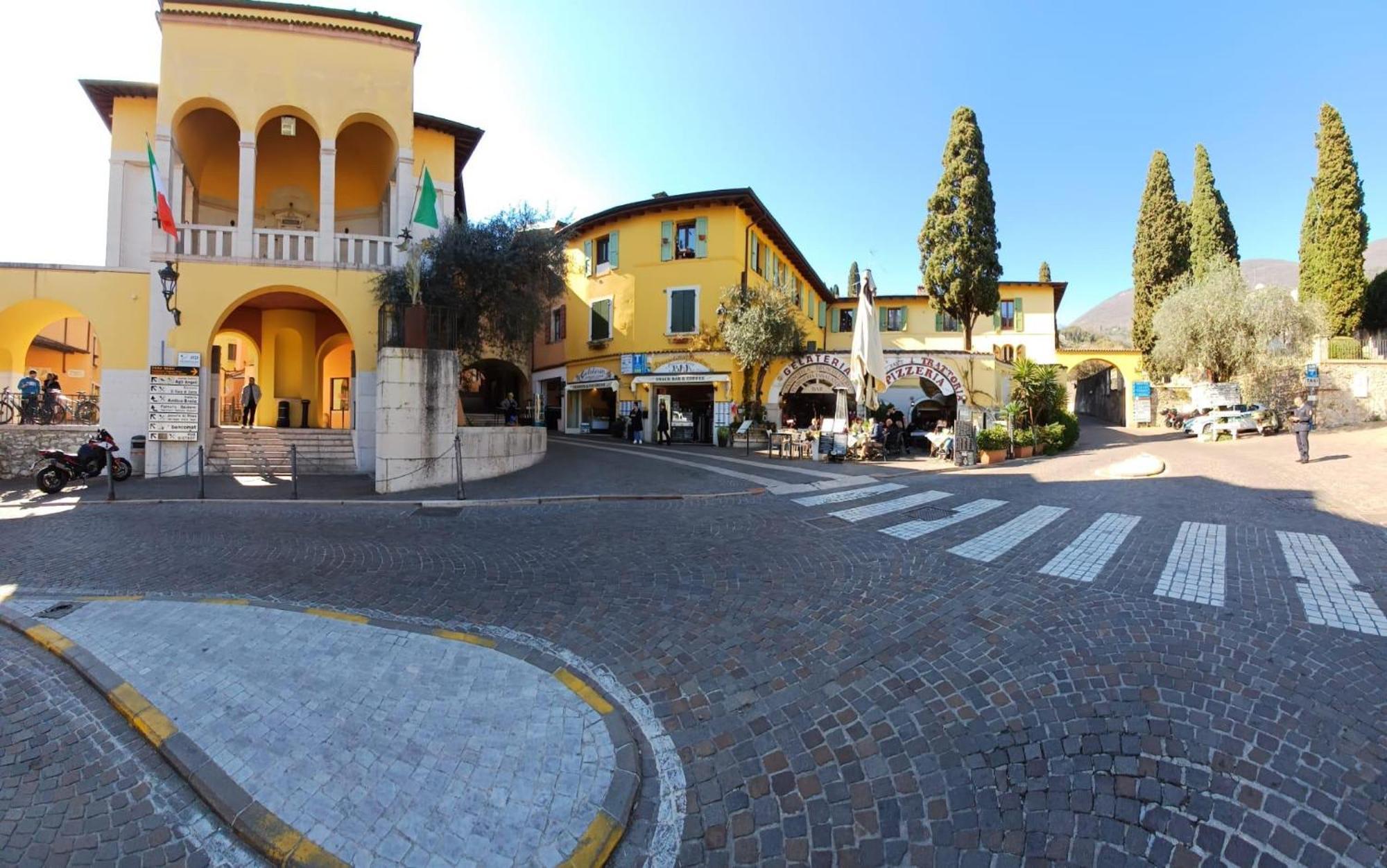 B&B Al Vittoriale Da Maja غاردوني ريفييرا المظهر الخارجي الصورة